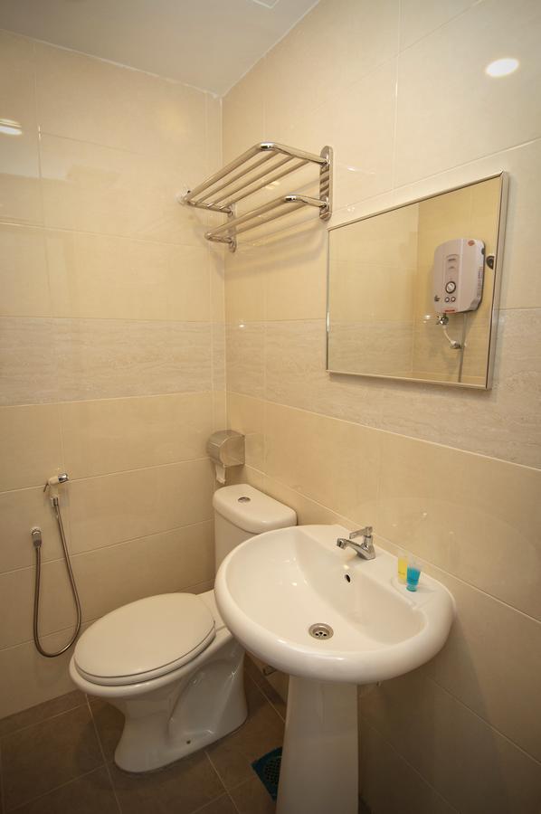 Hotel Cheqinn Ипох Екстериор снимка